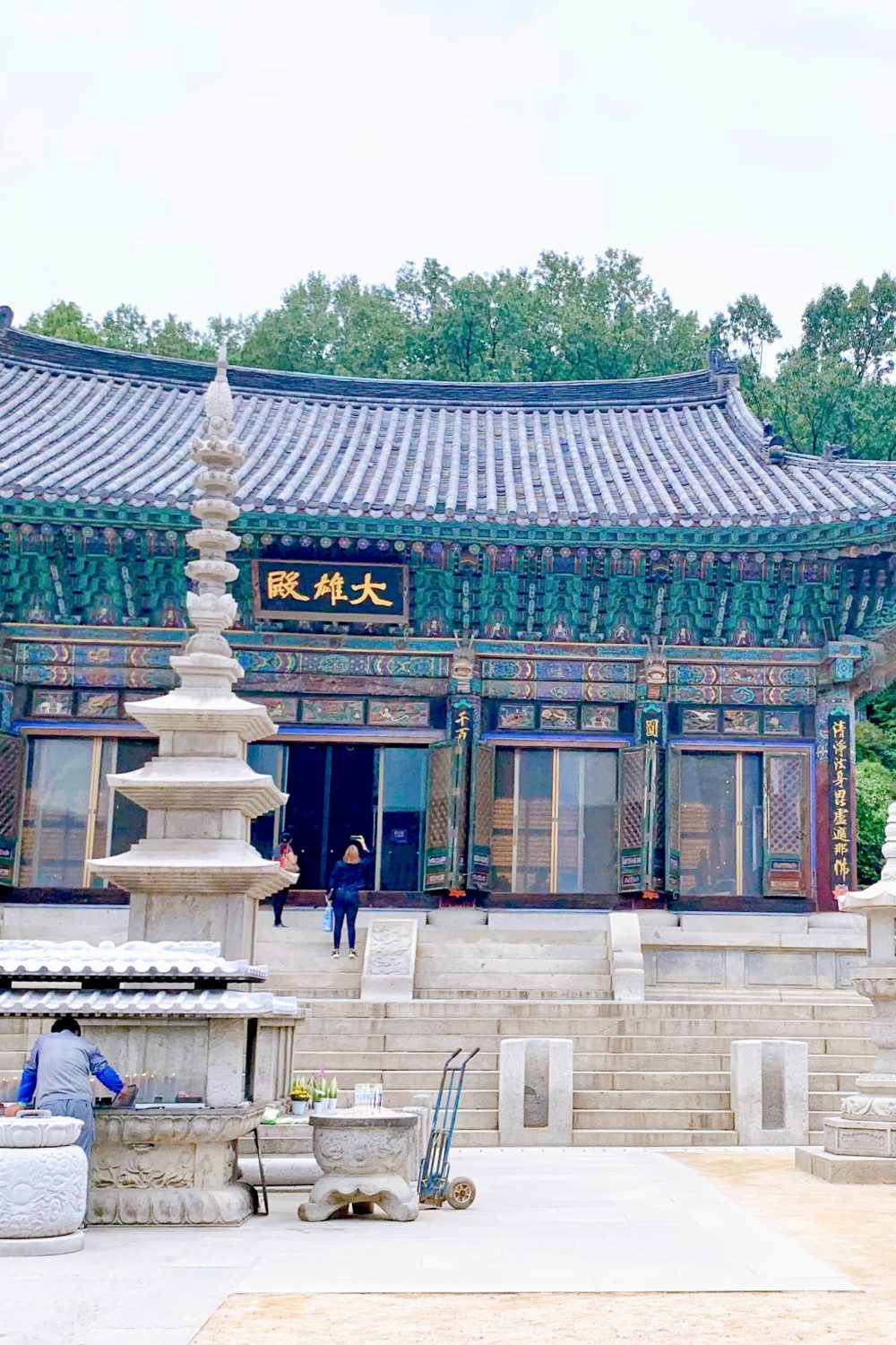 bongeunsa temple in gangnam seoul