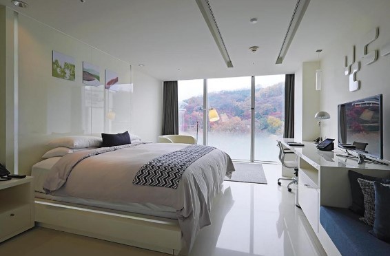 vista walkerhill hotel room with mountain views