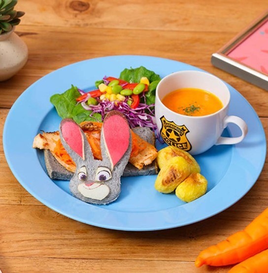 zootopia themed meal and beverage from japan cafe